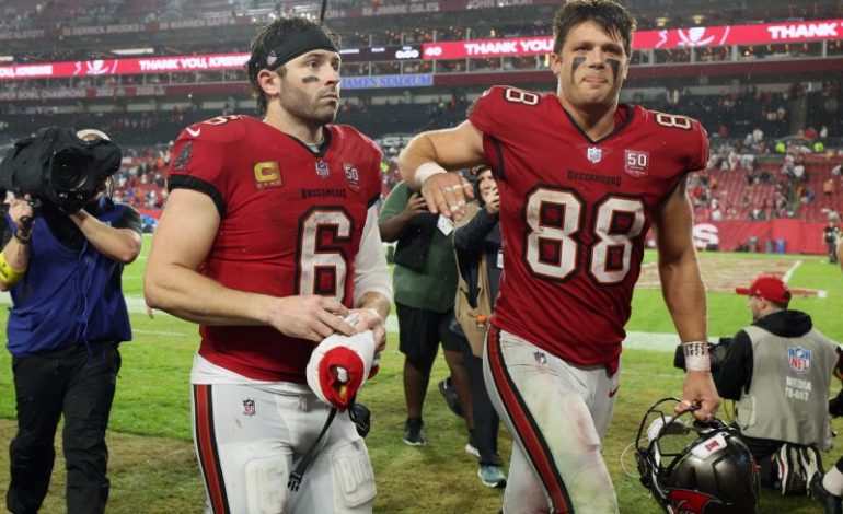  Panthers, Bucs left to watch, wait for Saints-Falcons and playoff fates